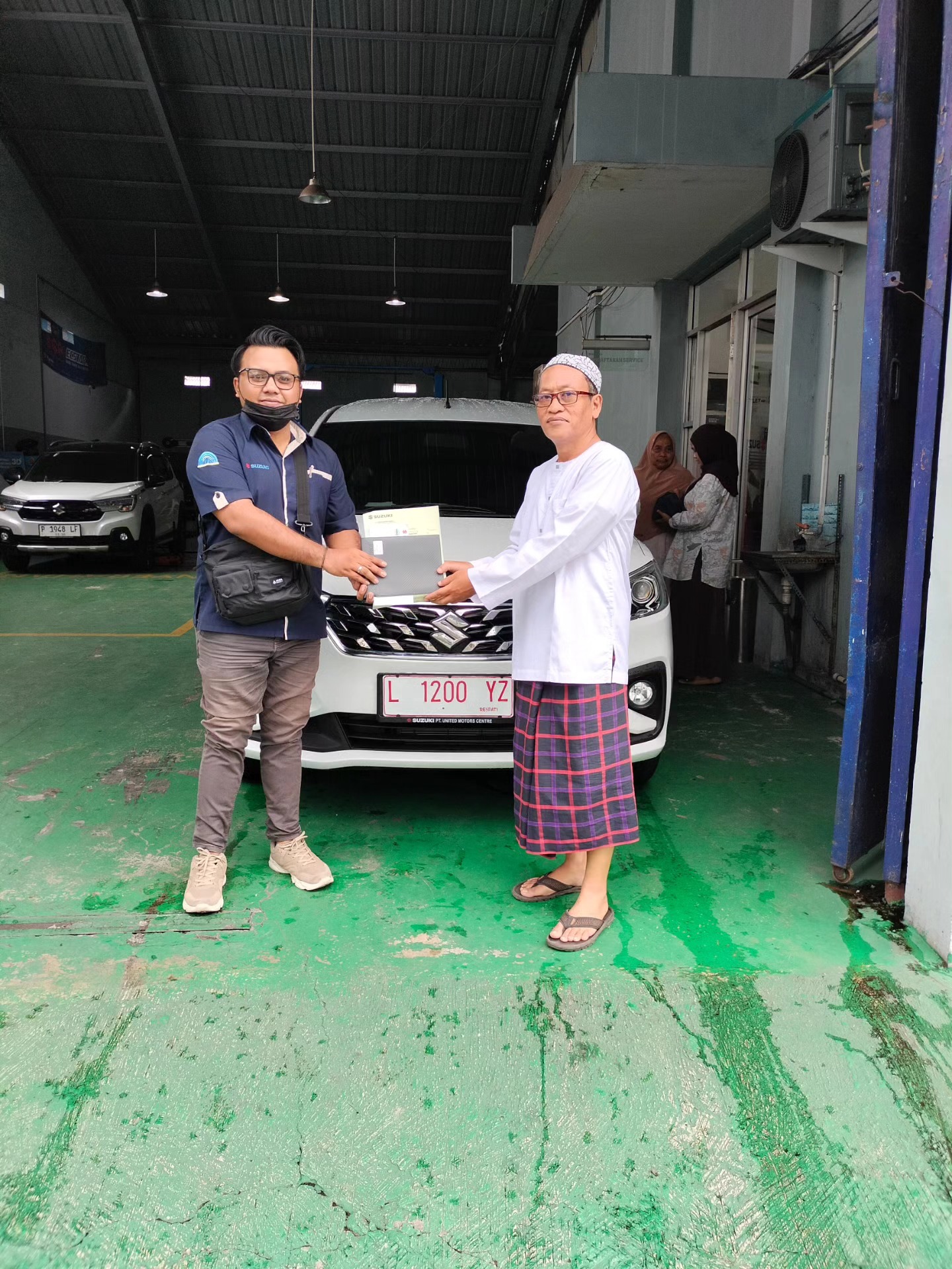Suzuki Jember - Terimakasih atas pembelian 1 unit Ertiga GX Hybrid Manual warna Putih konsumen terbaik Suzuki